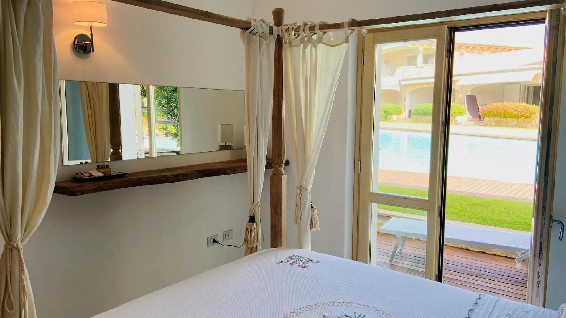 Lotus Wellness Apartment - Resort Ginestre - Palau - Sardinia 이탈리아
