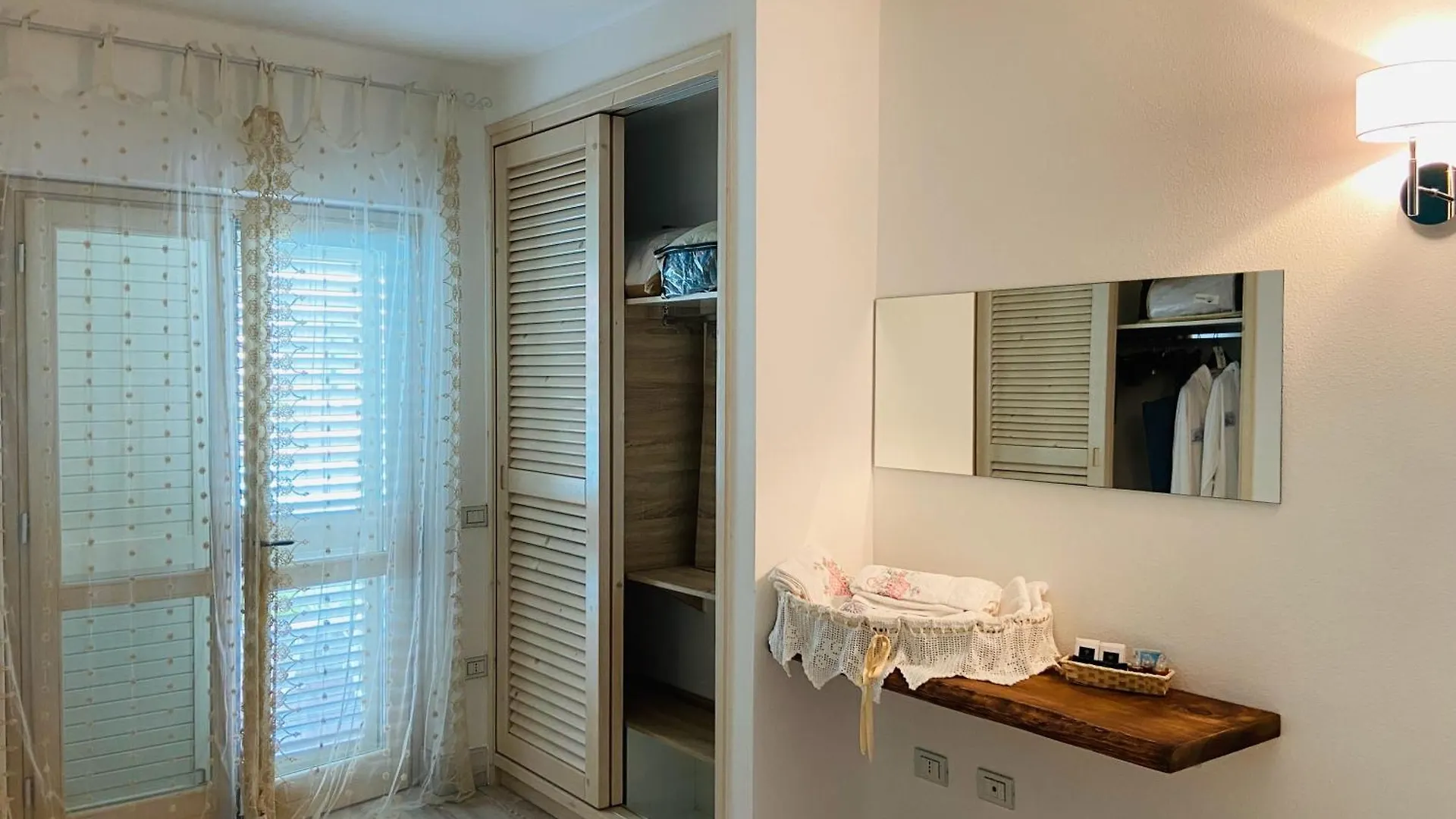 Lotus Wellness Apartment - Resort Ginestre - Palau - Sardinia 이탈리아